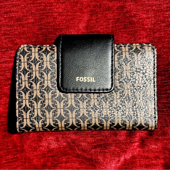 Fossil Wallet - Picture 1 of 3